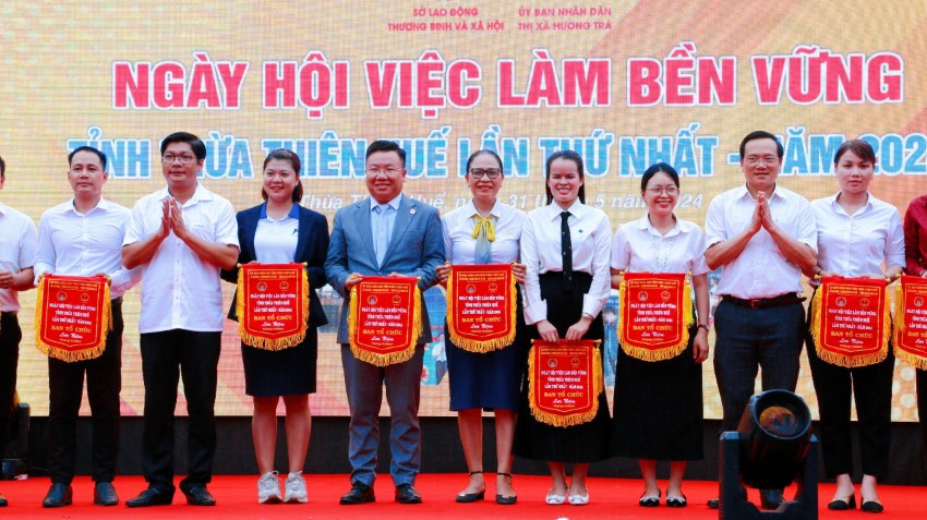 GIỚI THIỆU VIỆC LÀM TRONG NƯỚC