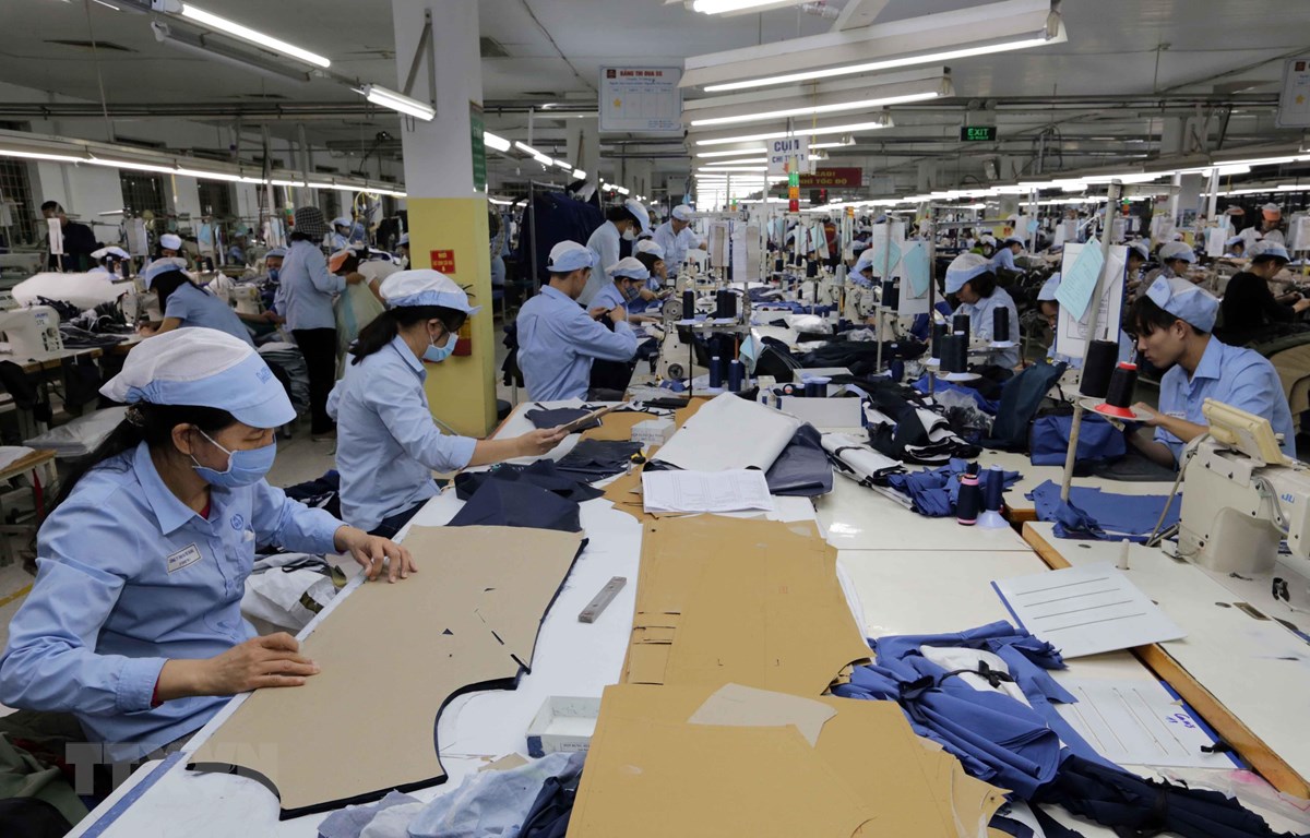 Mức lương trung bình mà người lao động nhận được cho các đơn hàng may mặc là khoảng từ 130.000 – 150.000 yên/tháng